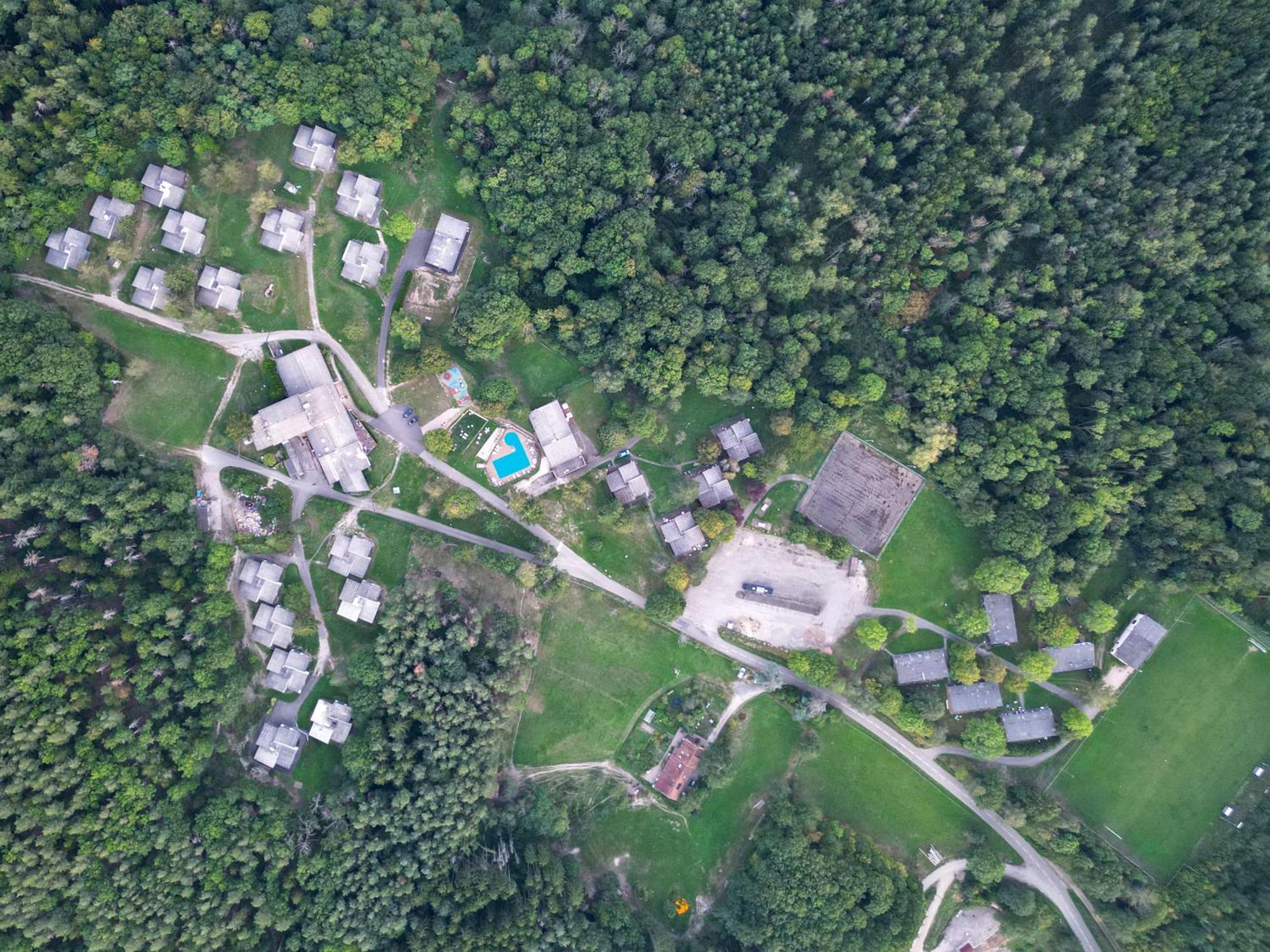 Hotel Parc Les Cigognes Albe Exterior photo