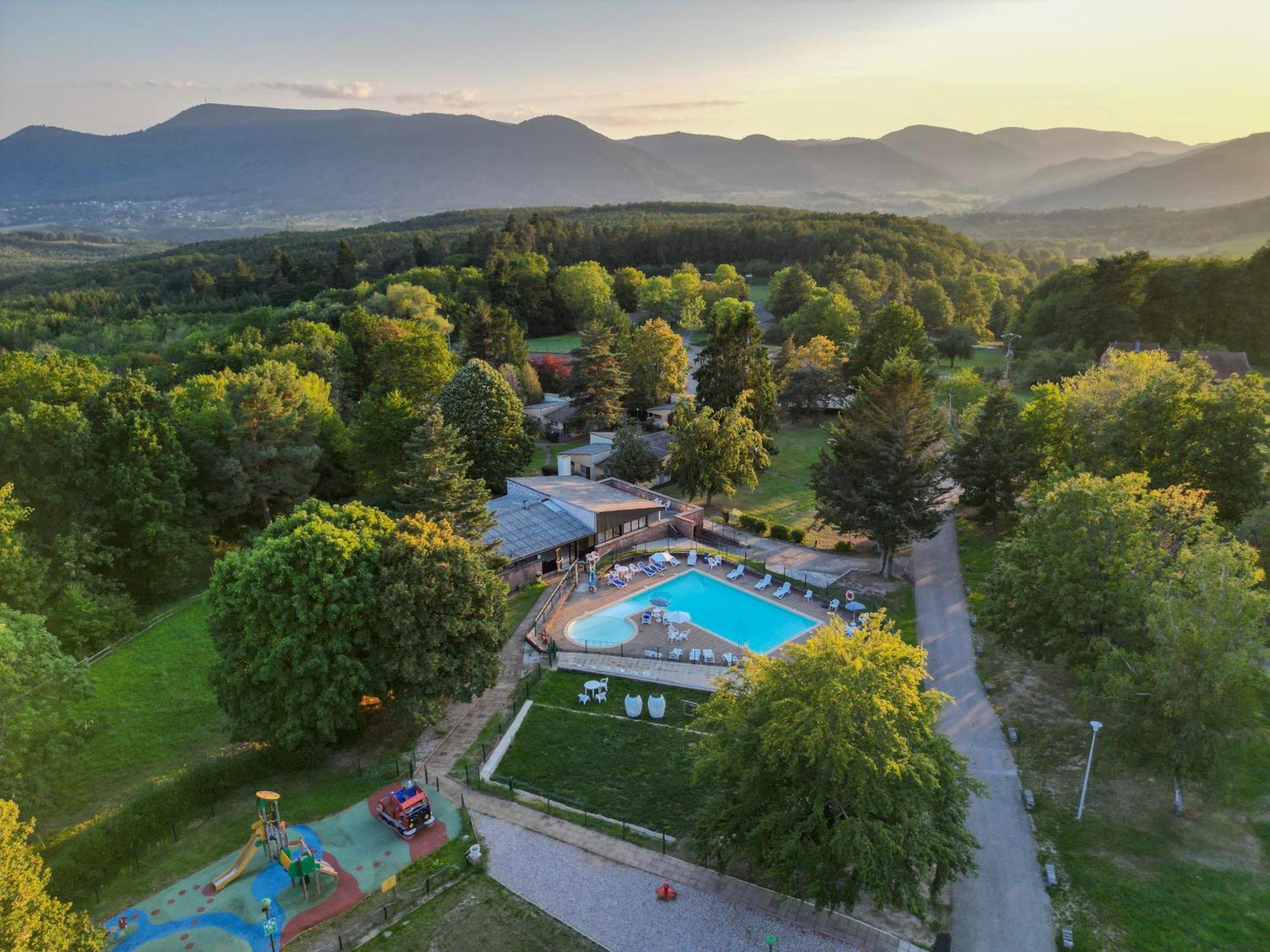 Hotel Parc Les Cigognes Albe Exterior photo